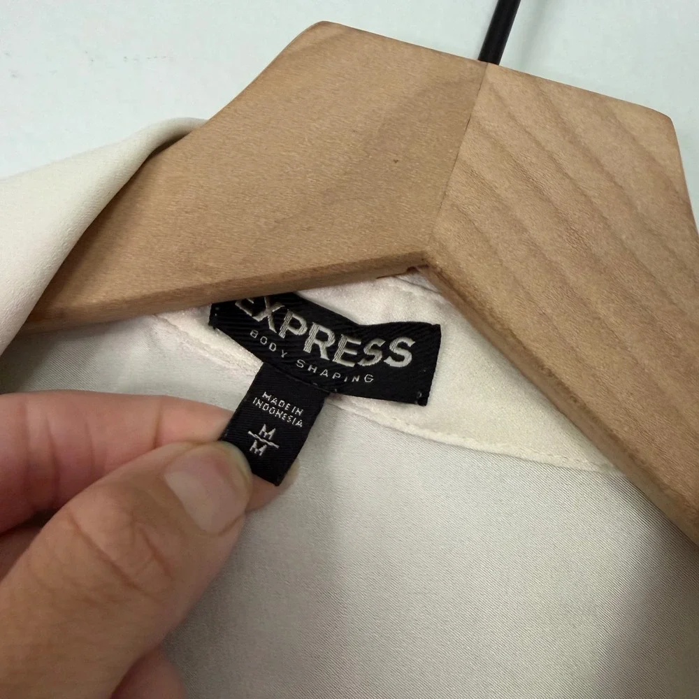 Express - White Body Shaping High Low Split Side Top Button Down Size Medium